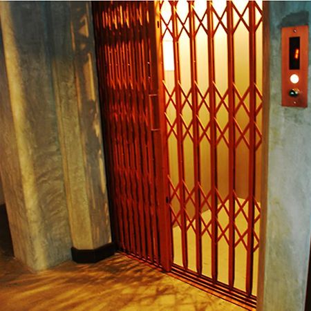 Fortville Guesthouse Бангкок Екстер'єр фото
